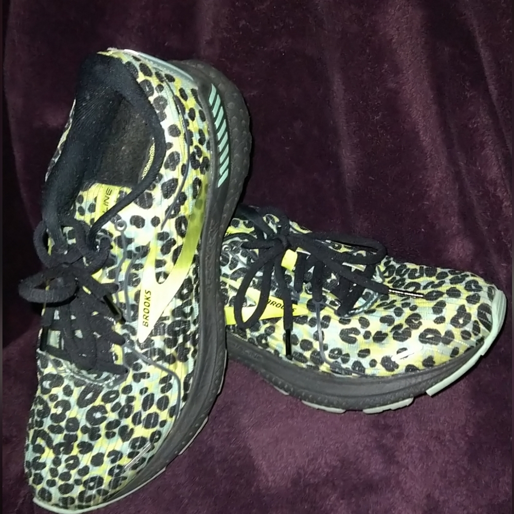 Brooks Women's Adrenaline GTS 21 Running Shoe size 7.5